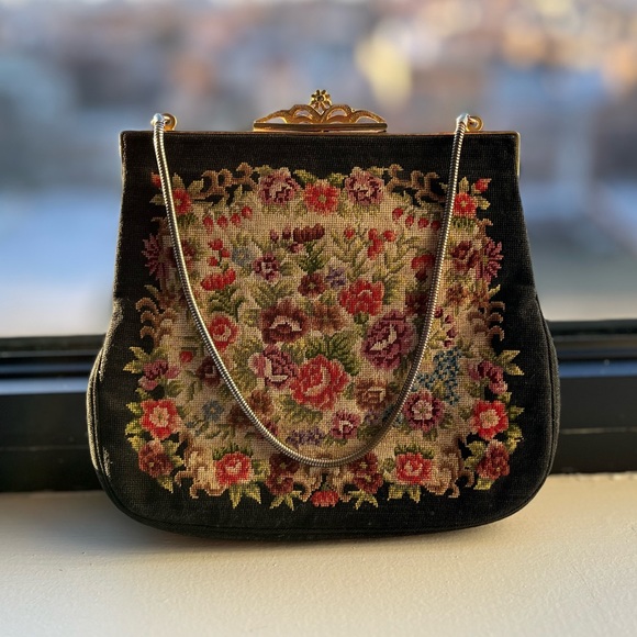 Vintage embroidered purse - Picture 1 of 3